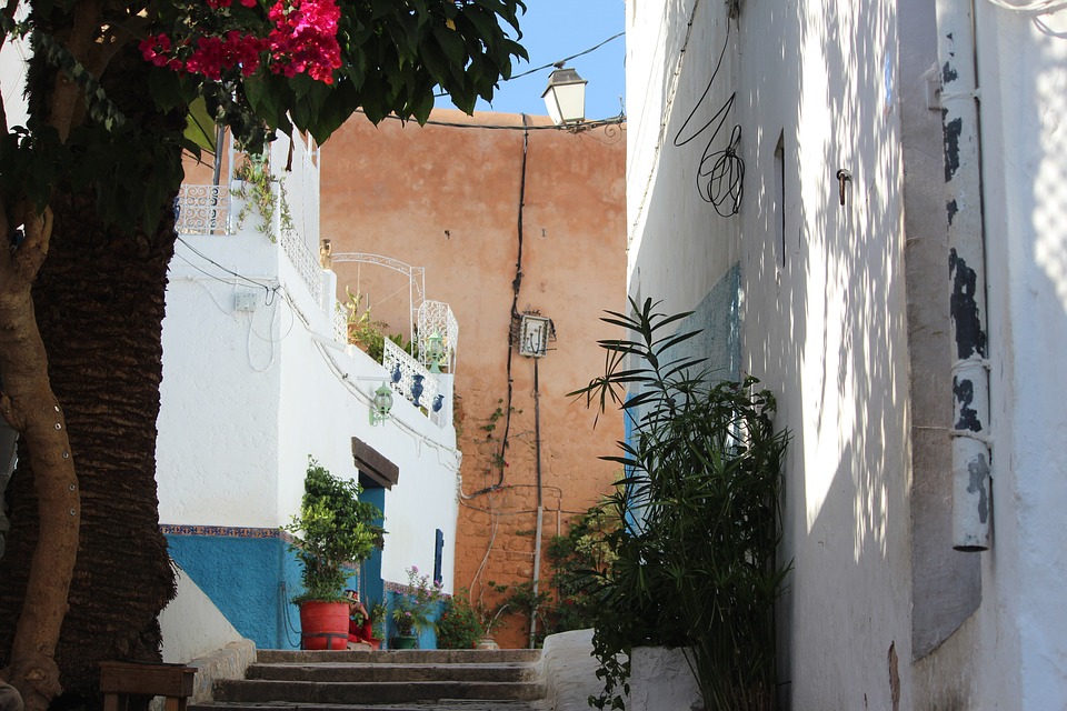 morocco-tanger-street1532022424